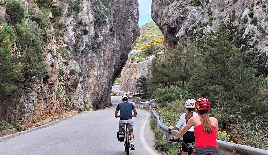 Kourtaliotis - Kotsifou Southern Passage (E-Bike Tour)